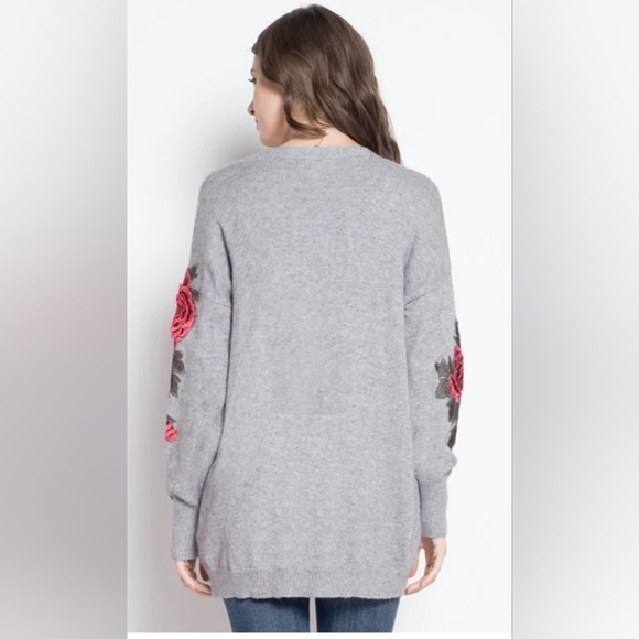 OVERSIZED CARDIGAN WITH ROSE SLEEVES - Picture 2 of 5